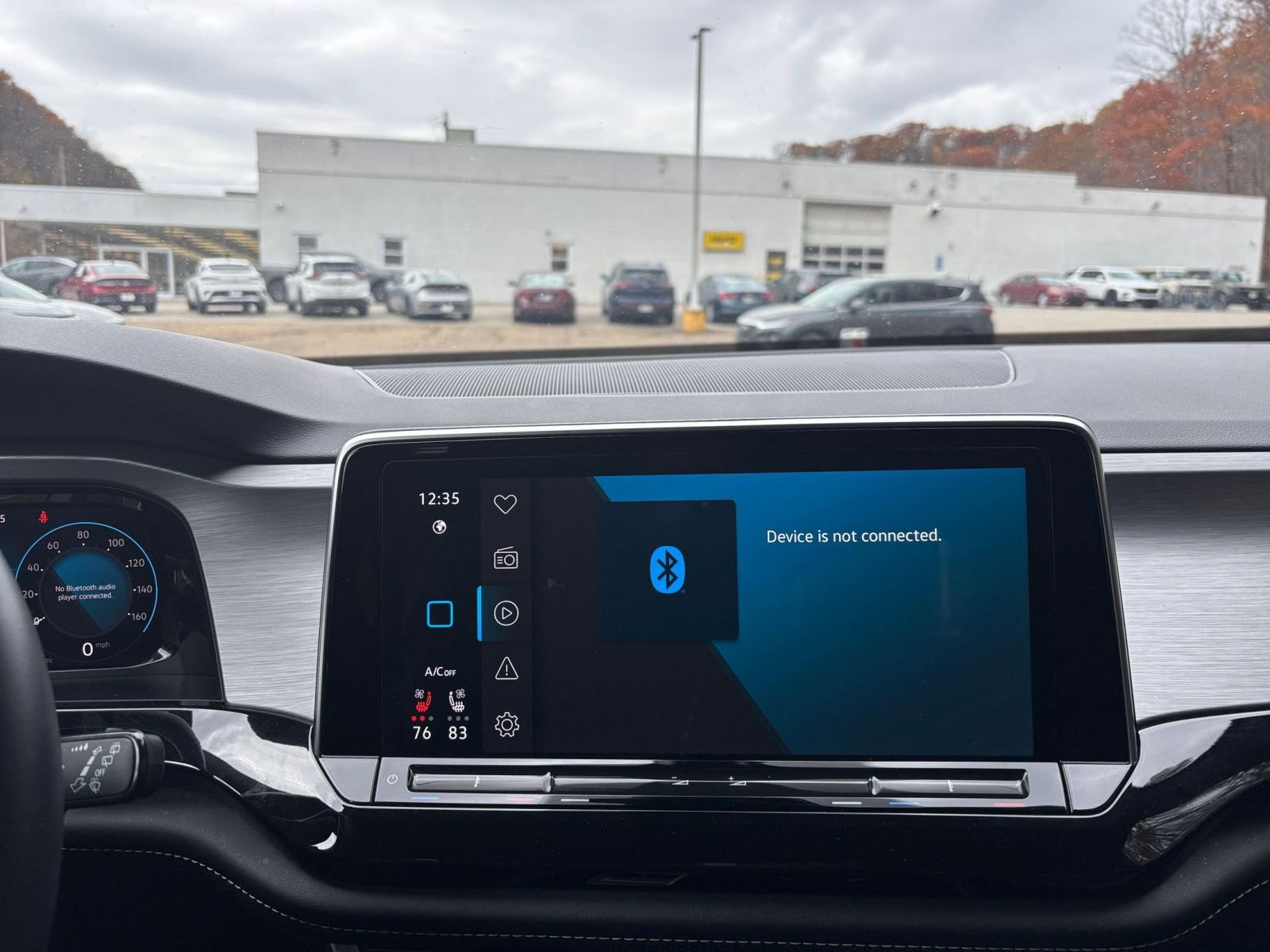 Used 2025 Volkswagen Atlas Cross Sport SE image 21