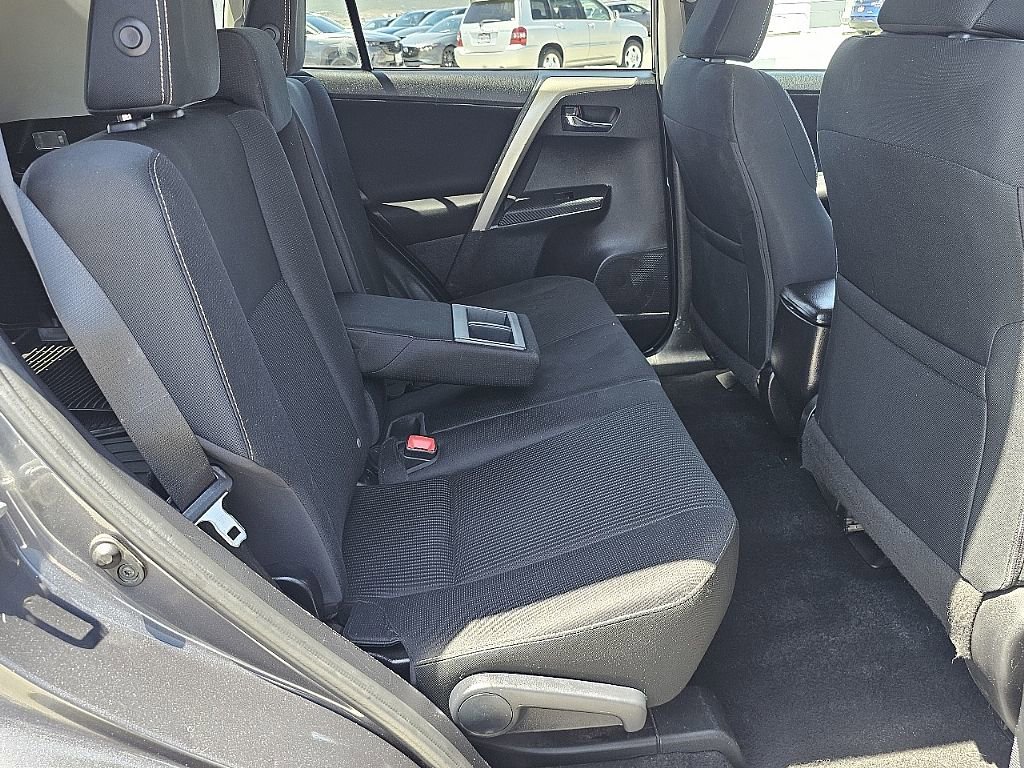Used 2015 Toyota RAV4 XLE AWD/4WD image 19