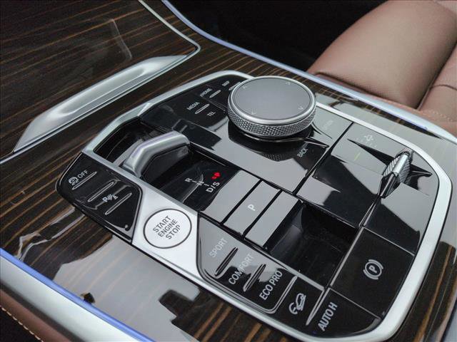 Used 2024 BMW X7 M60i image 12