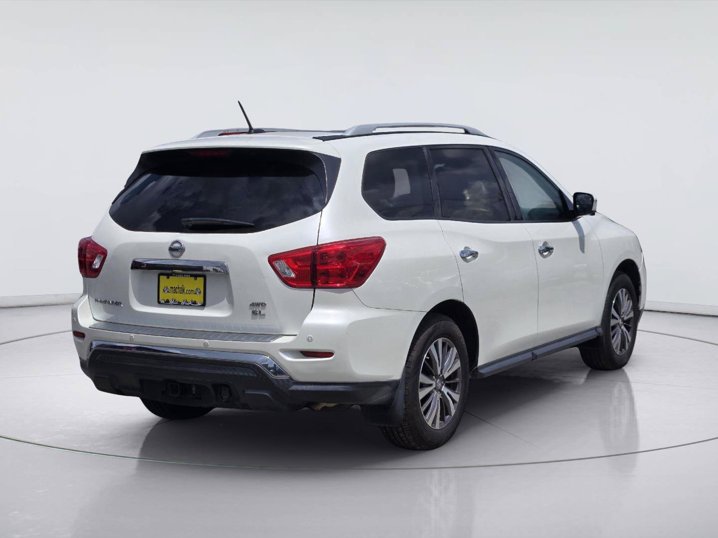 Used 2017 Nissan Pathfinder SL w/ SL Premium Package AWD/4WD image 8