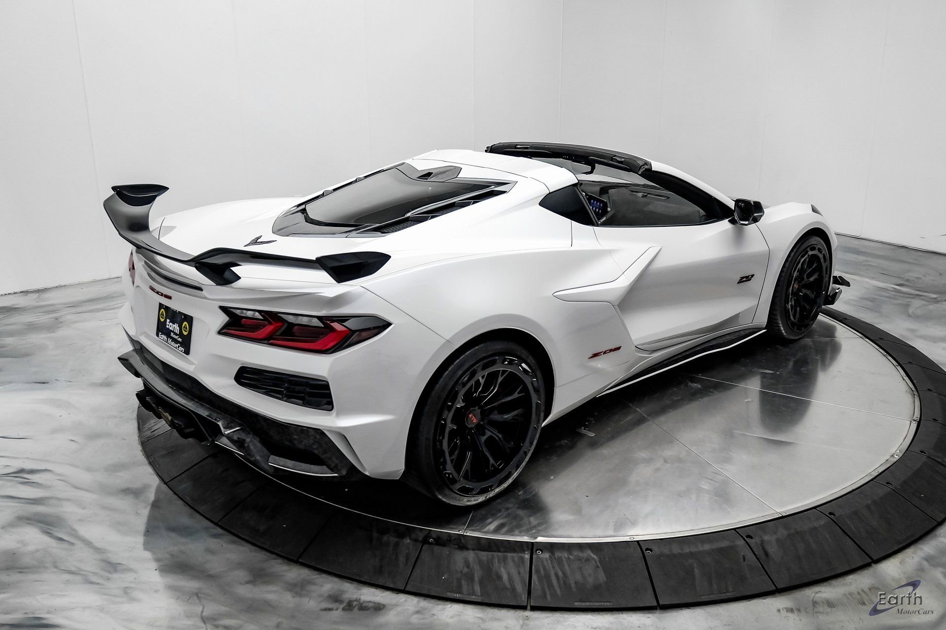 Used 2023 Chevrolet Corvette Z06 w/ Z07 Performance Package image 19