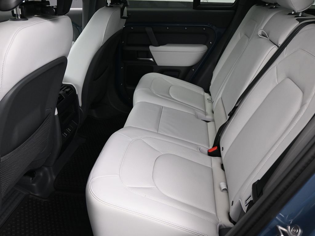 New 2026 Land Rover Defender 110 X-Dynamic SE AWD/4WD image 6