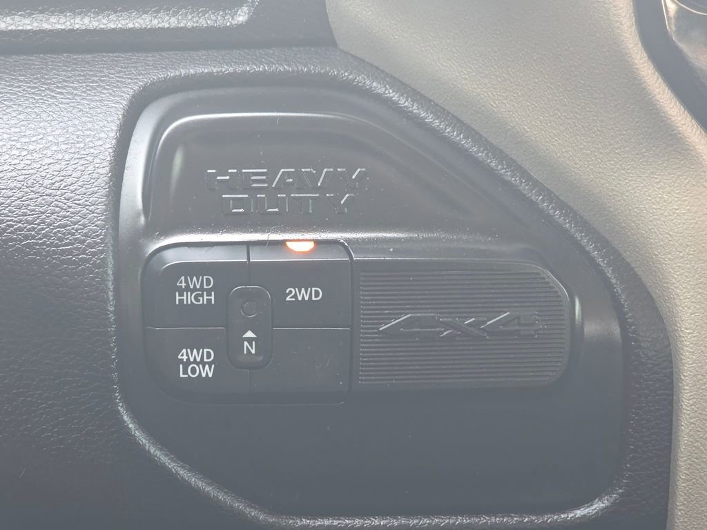 Used 2024 RAM 4500 Laramie image 32