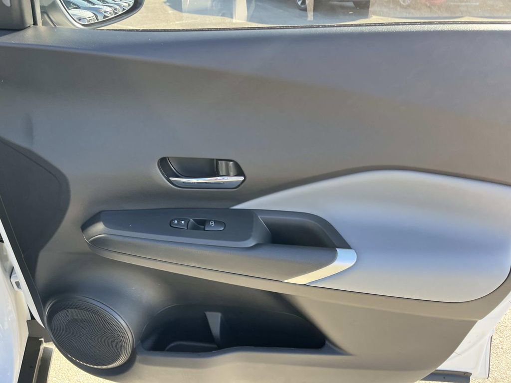 Used 2024 Nissan Kicks SR w/ SR Premium Package image 20