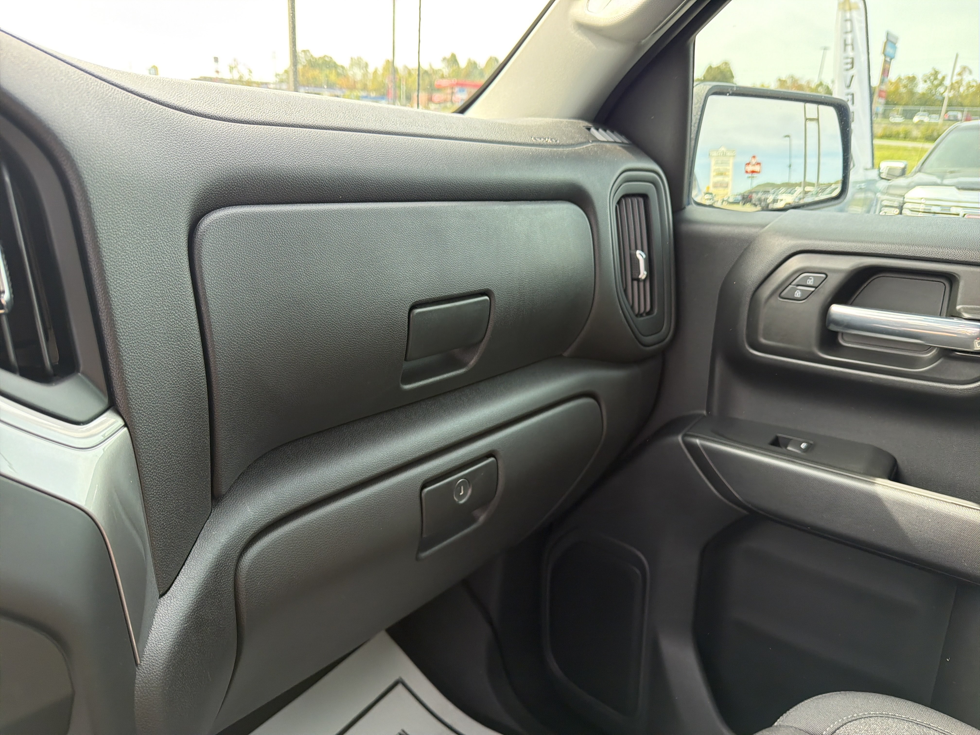 Certified 2026 Chevrolet Silverado 1500 Custom AWD/4WD image 23