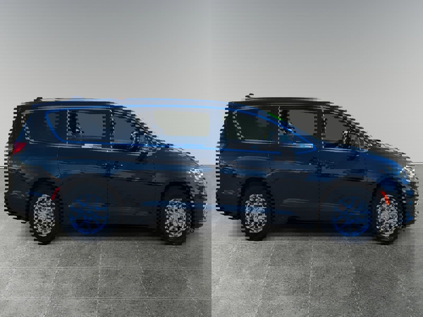 Used 2024 Chrysler Pacifica Touring image 6