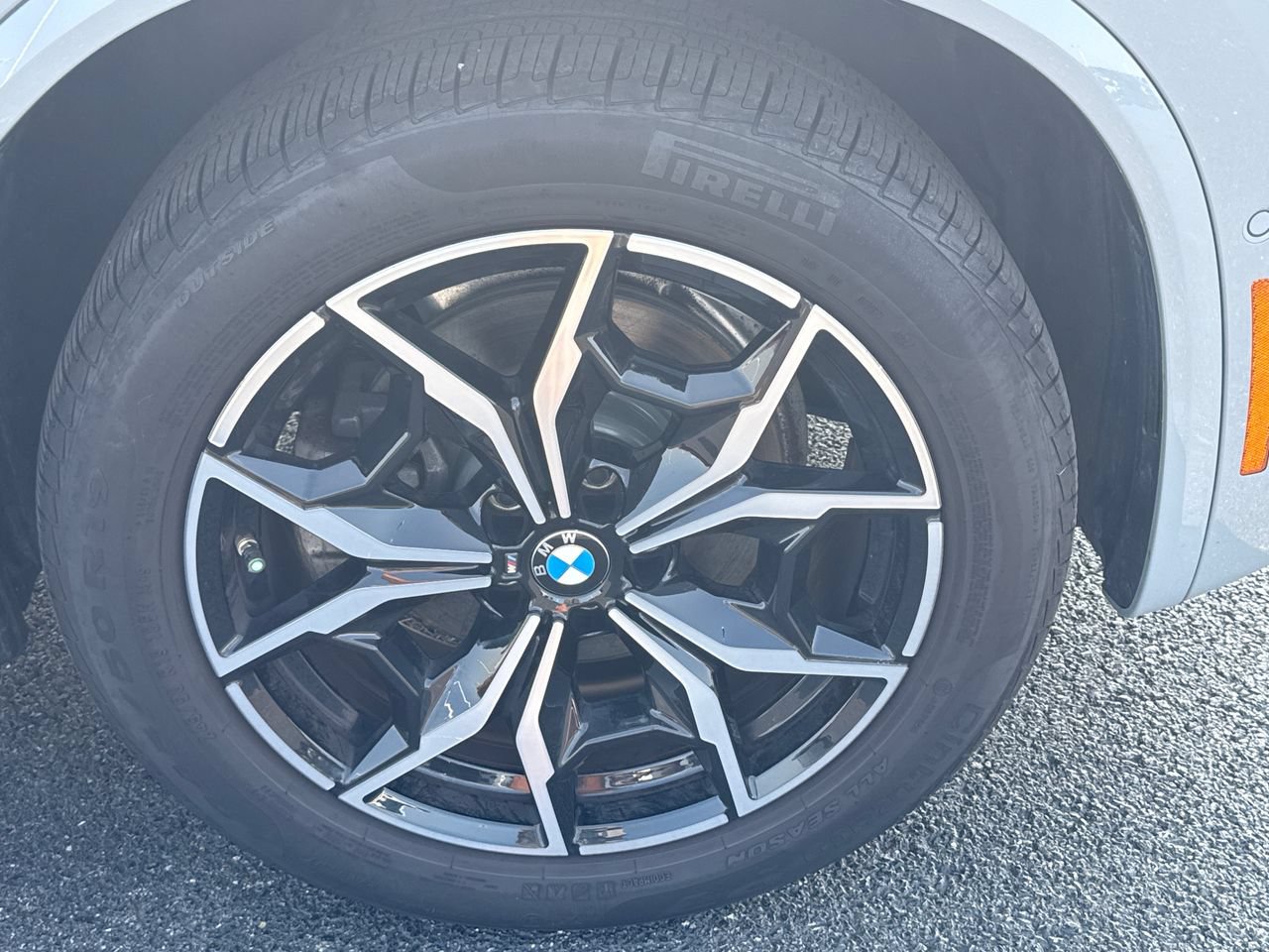 Used 2023 BMW X4 xDrive30i w/ M Sport Package AWD/4WD image 9