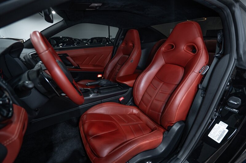 Used 2021 Nissan GT-R Premium AWD/4WD image 20