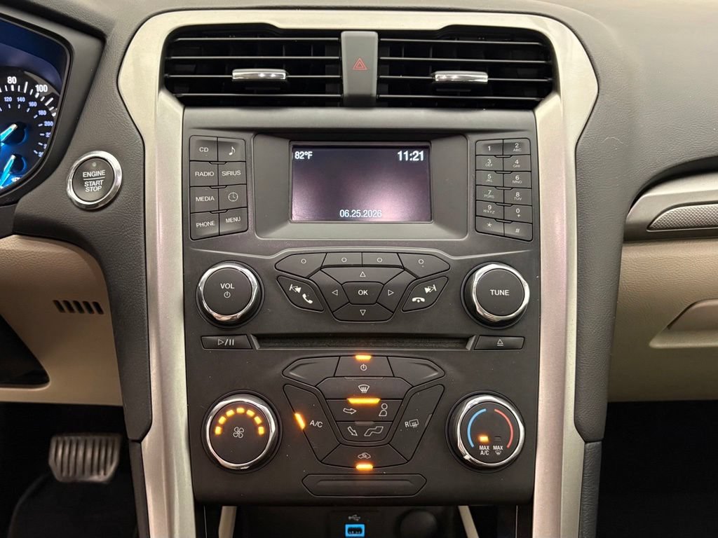 Used 2018 Ford Fusion SE FWD image 7