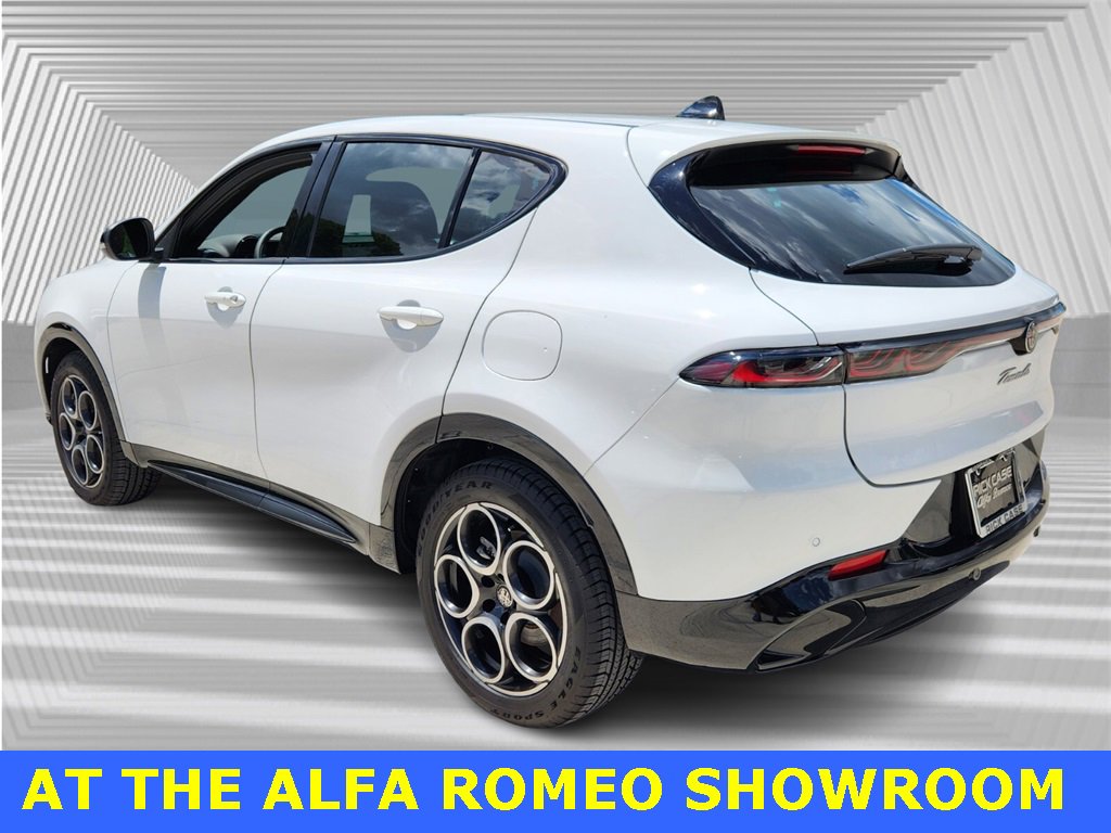 Used 2025 Alfa Romeo Tonale w/ Premium Package image 7