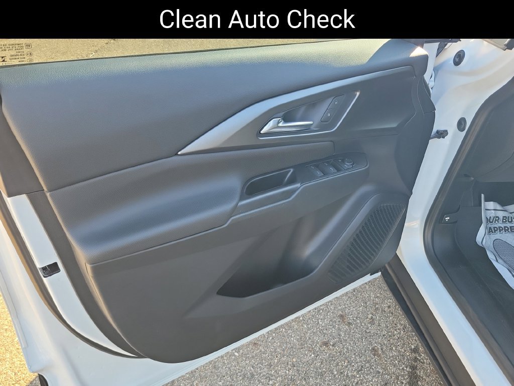 Certified 2025 Chevrolet Equinox EV LT w/ Comfort Package AWD/4WD image 6