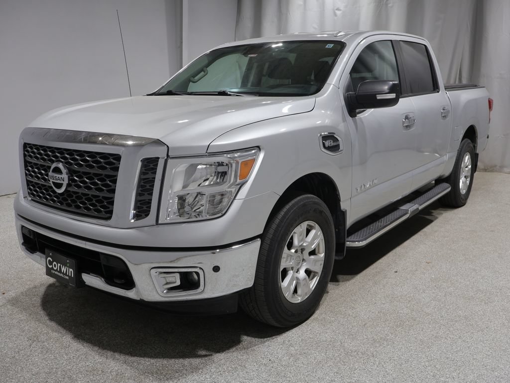 Used 2017 Nissan Titan SV AWD/4WD image 8