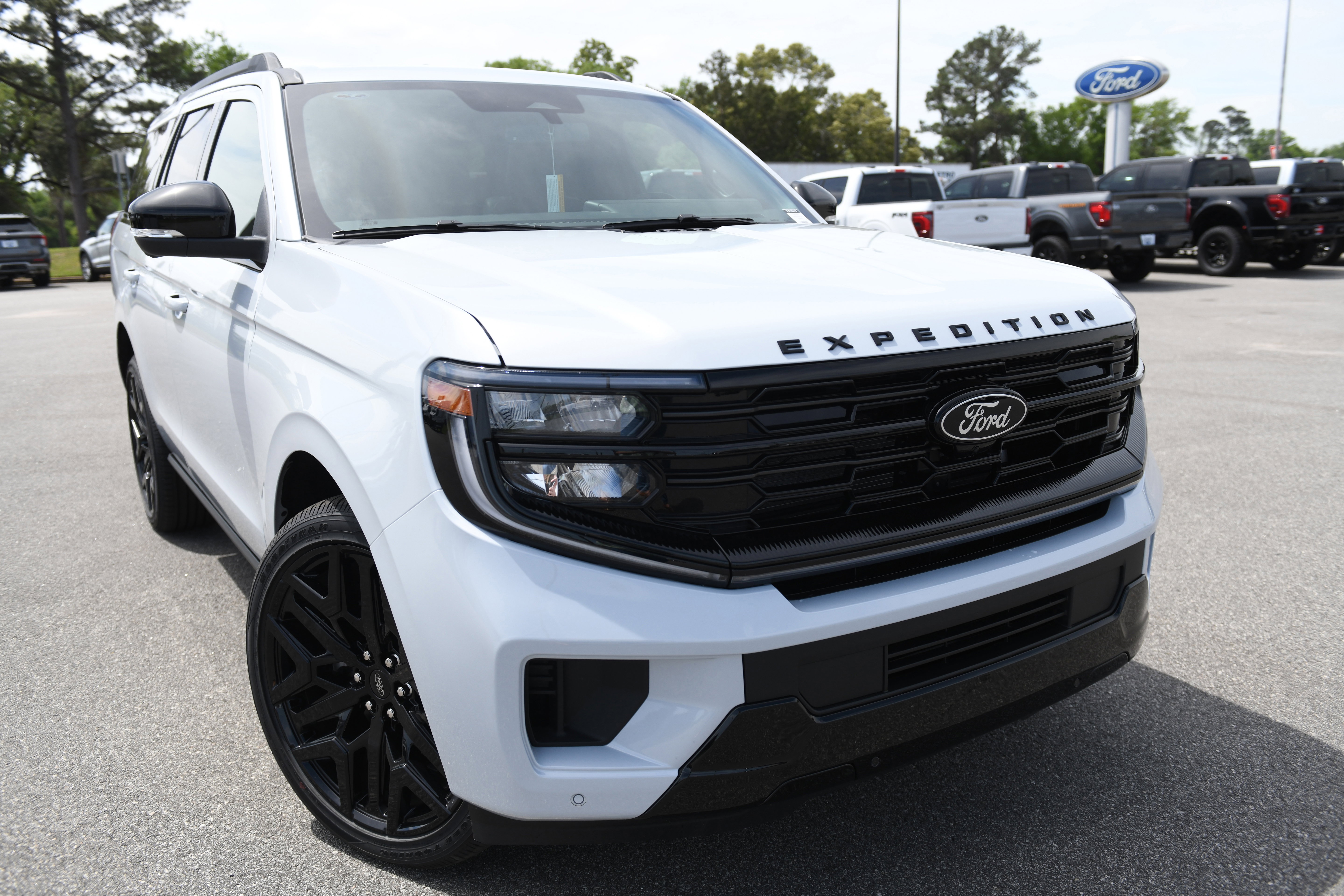 New 2026 Ford Expedition Platinum AWD/4WD image 5