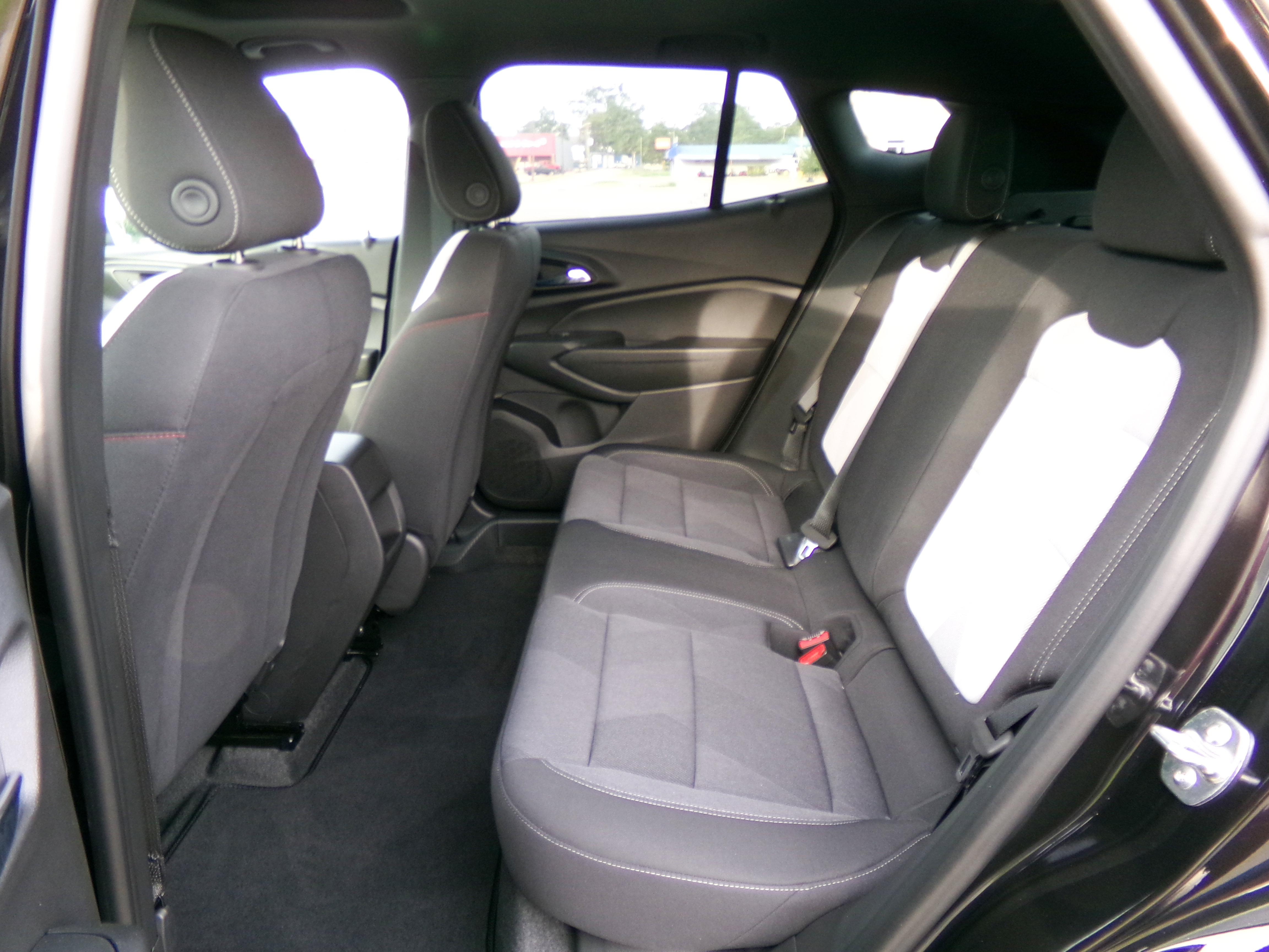 New 2026 Chevrolet Trax RS w/ Sunroof Package FWD image 13