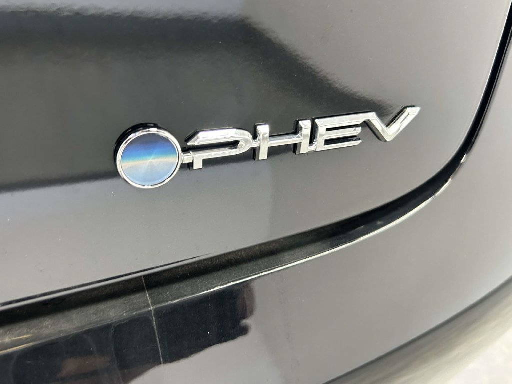 Used 2026 Toyota Prius Plug-In Hybrid FWD image 11