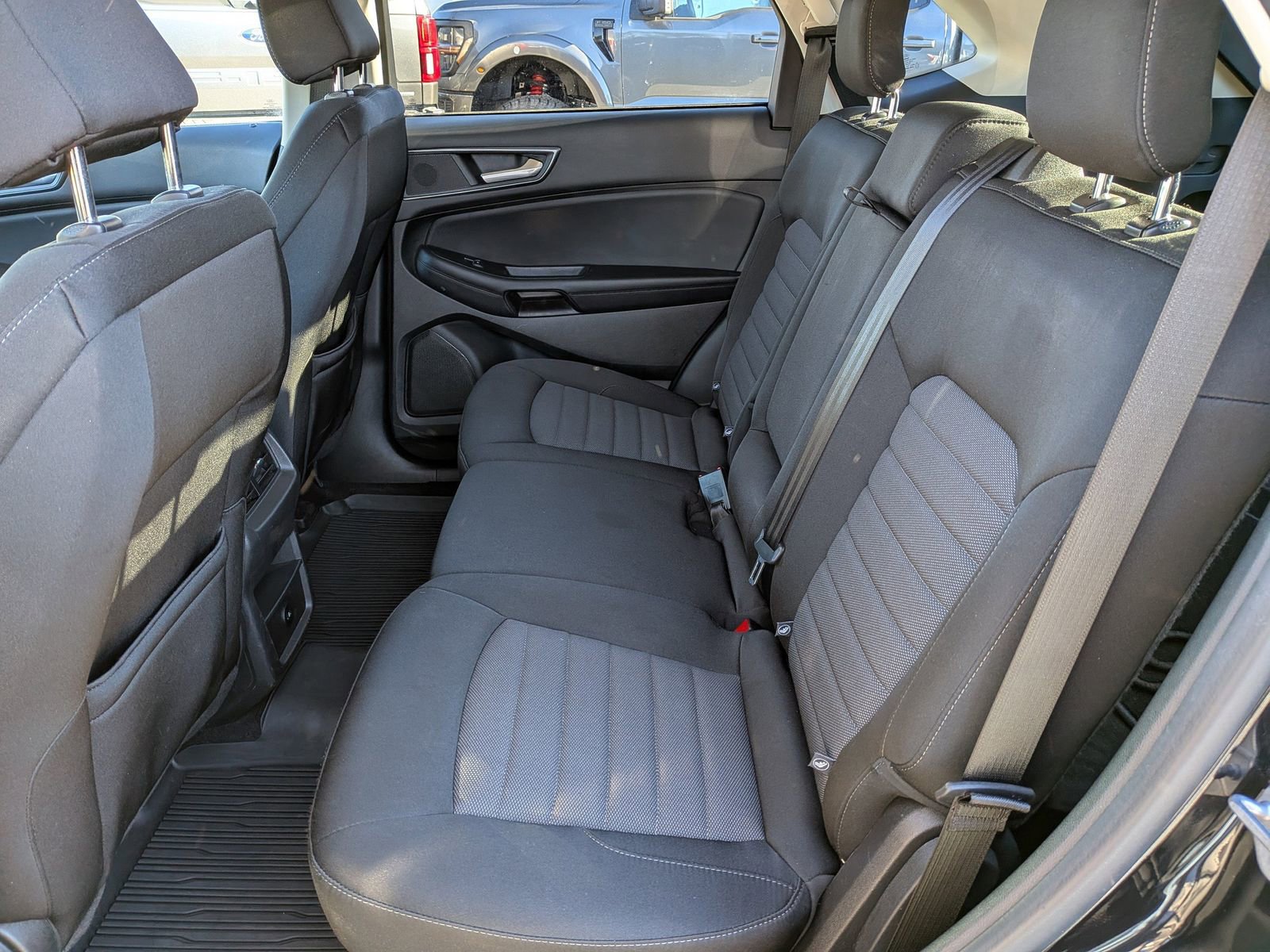 Certified 2022 Ford Edge SE w/ Black Appearance Package image 15