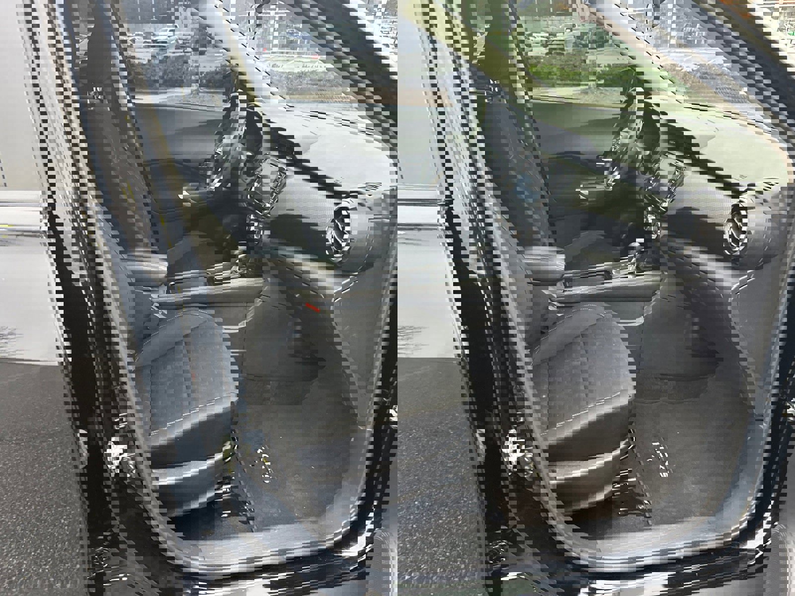 Used 2024 Nissan Kicks SV image 13