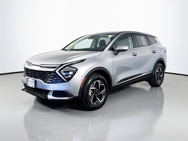 Used 2025 Kia Sportage LX AWD/4WD image 2