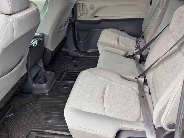 Used 2022 Toyota Sienna LE w/ LE Plus Package image 25