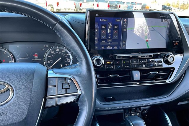 Used 2021 Toyota Highlander Limited image 9