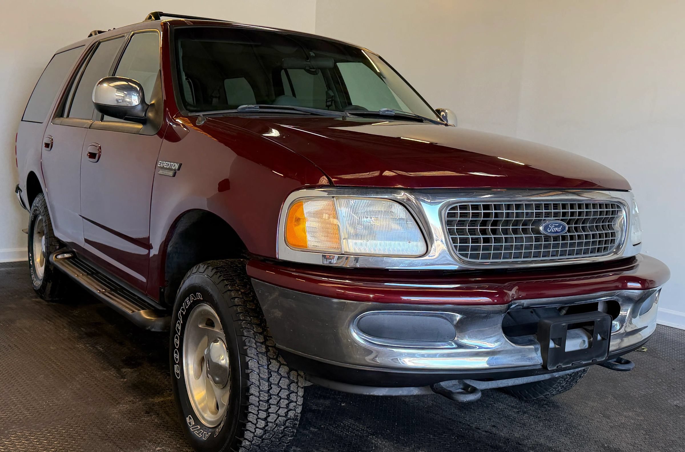 Used 1998 Ford Expedition 4WD image 4