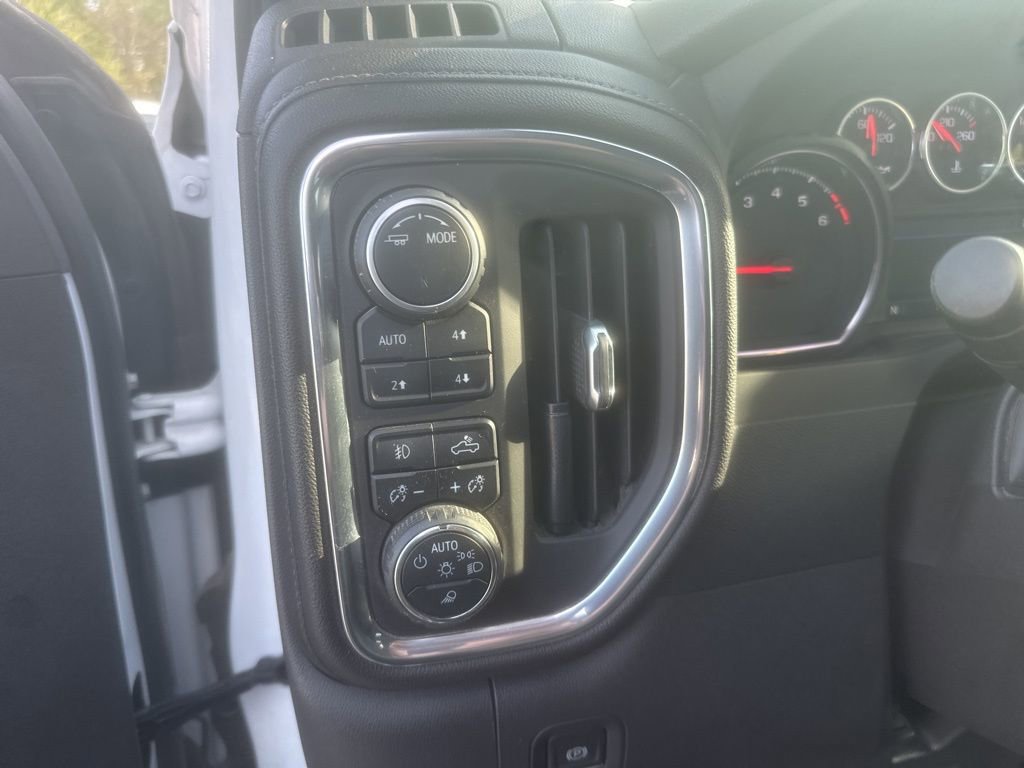 Used 2022 Chevrolet Silverado 1500 LT Trail Boss w/ LT Trail Boss Premium Package AWD/4WD image 19