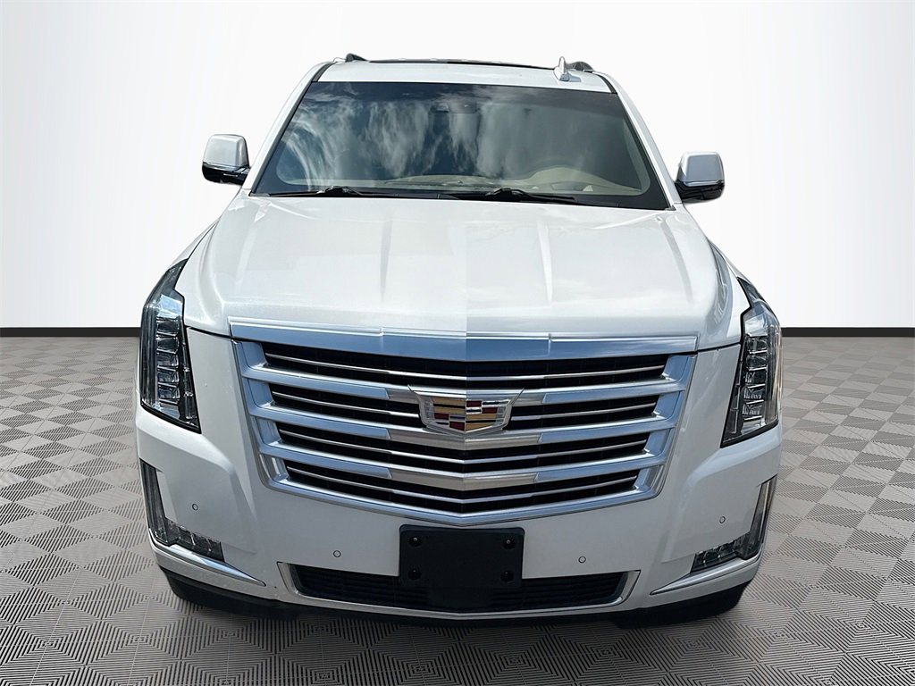 Used 2019 Cadillac Escalade Platinum image 2