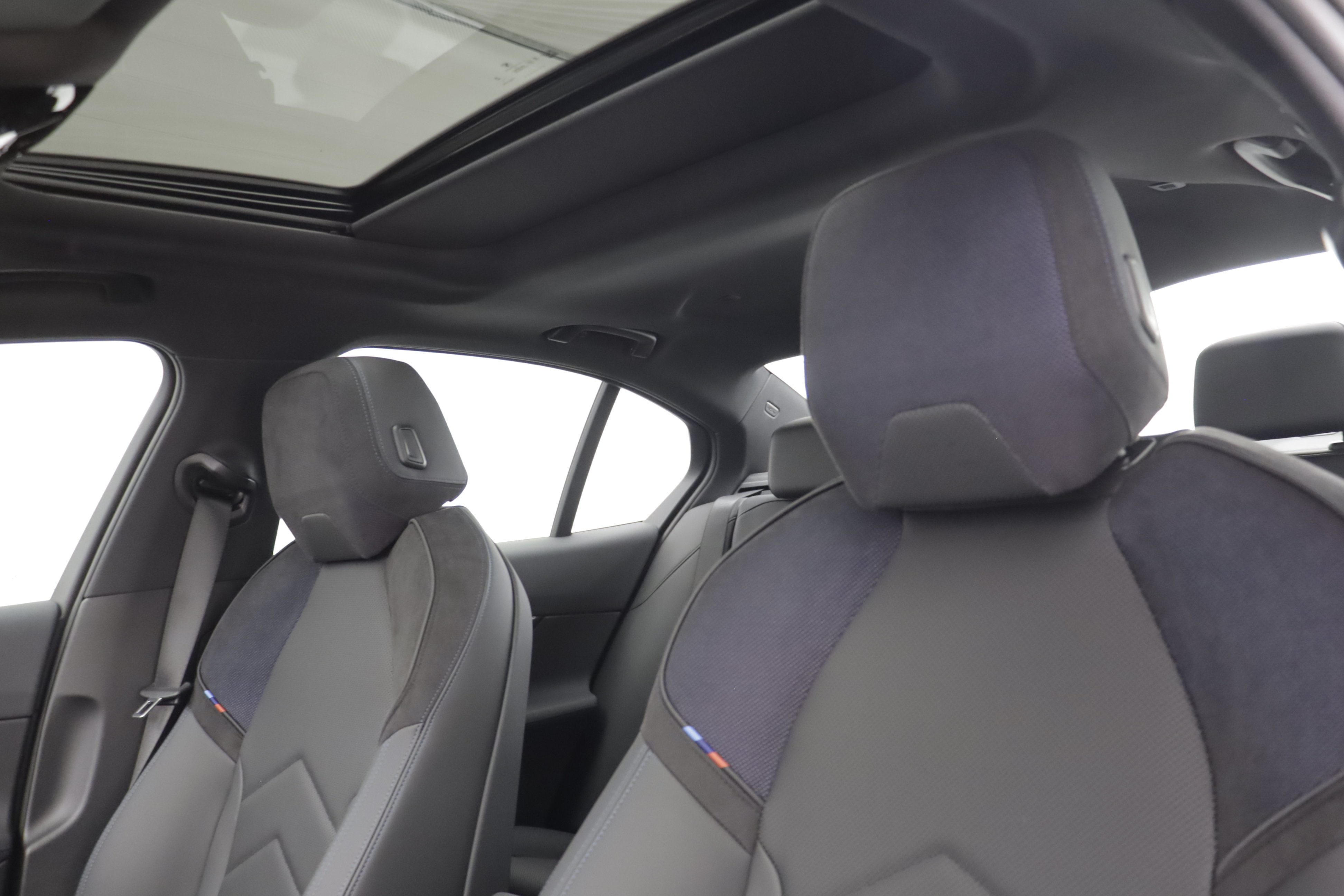 New 2027 BMW i5 M60 AWD/4WD image 14