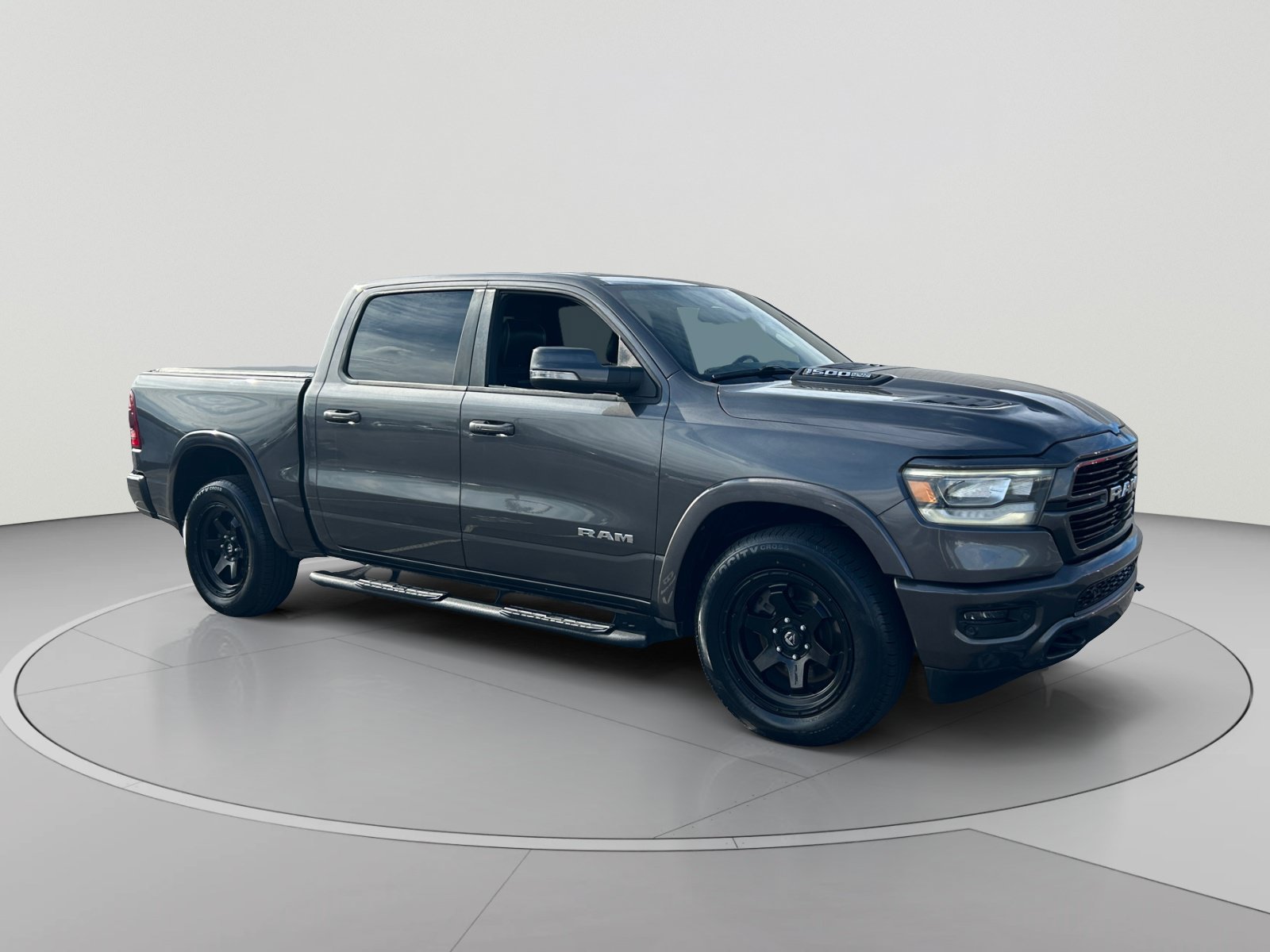 Used 2019 RAM 1500 Laramie w/ Sport Appearance Package AWD/4WD image 7