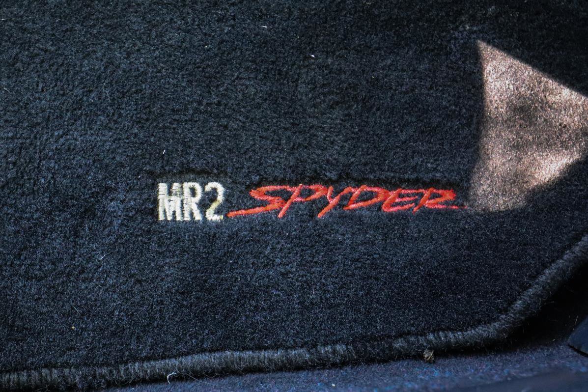 Used 2000 Toyota MR2 Base image 26