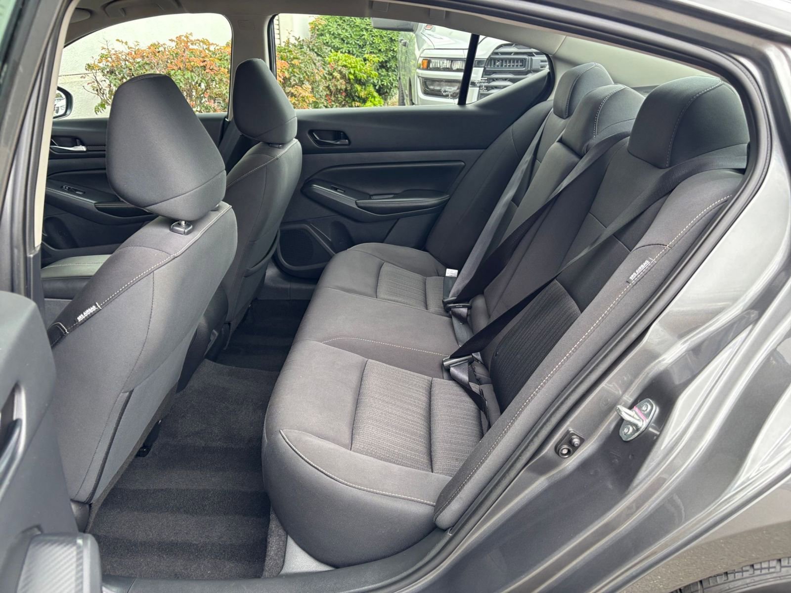 Used 2025 Nissan Altima 2.5 SV FWD image 27