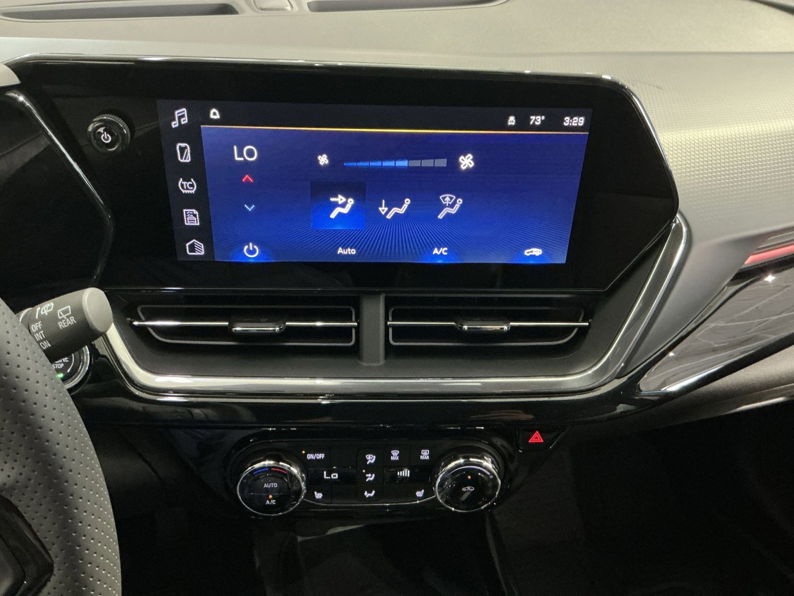 New 2026 Chevrolet Trax RS w/ Sunroof Package image 28