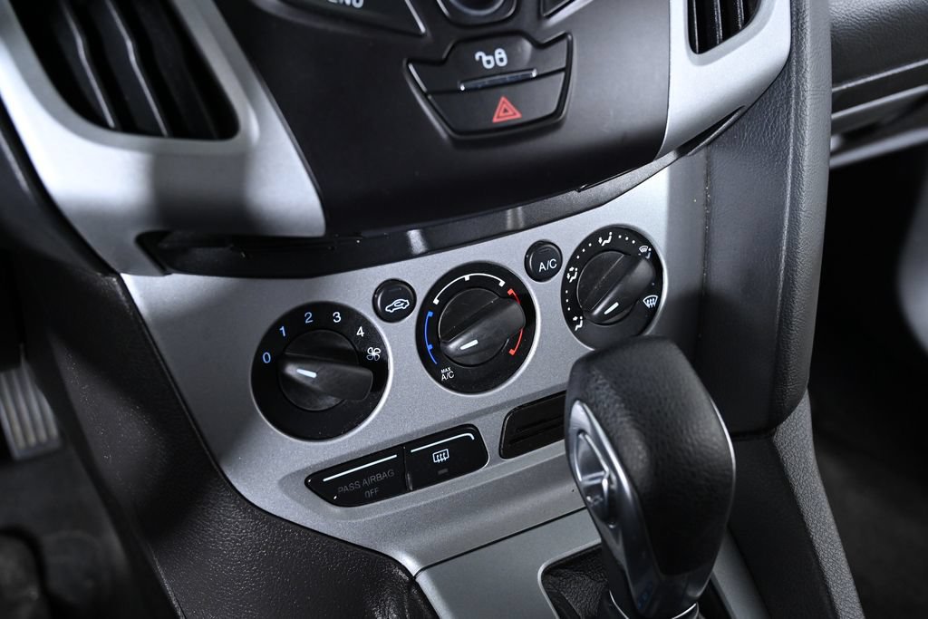 Used 2012 Ford Focus SE FWD image 13