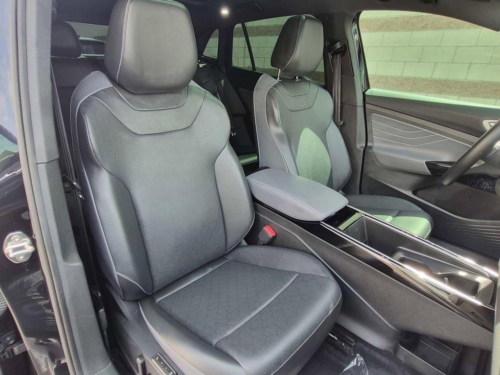 Used 2023 Volkswagen ID.4 Pro S image 38