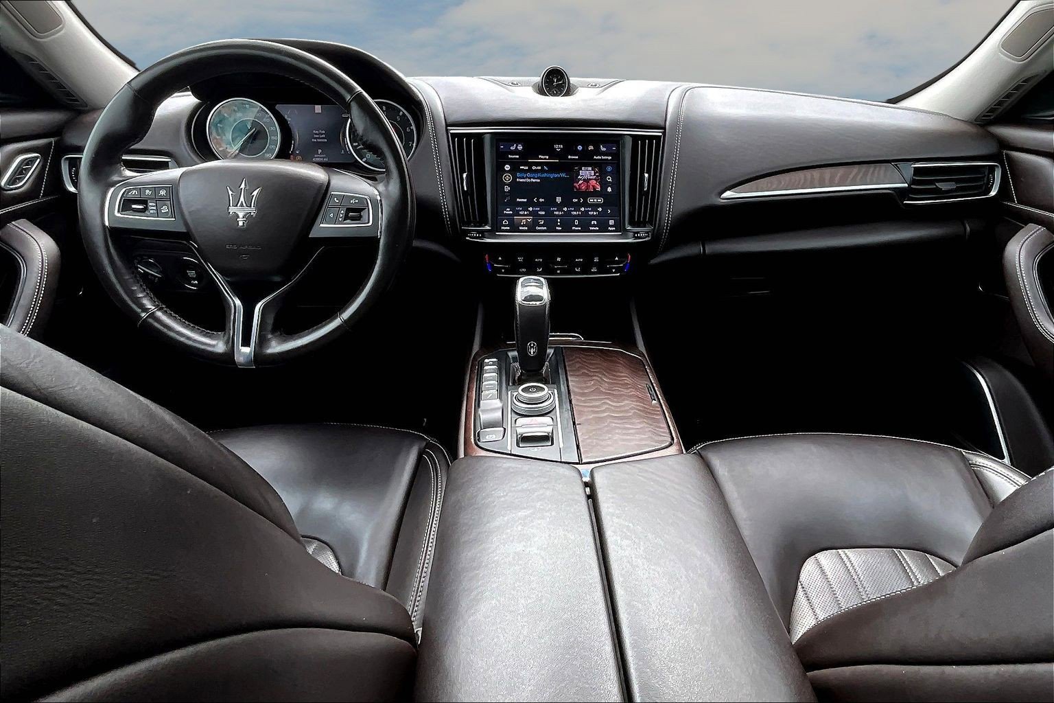 Used 2021 Maserati Levante GranLusso image 7