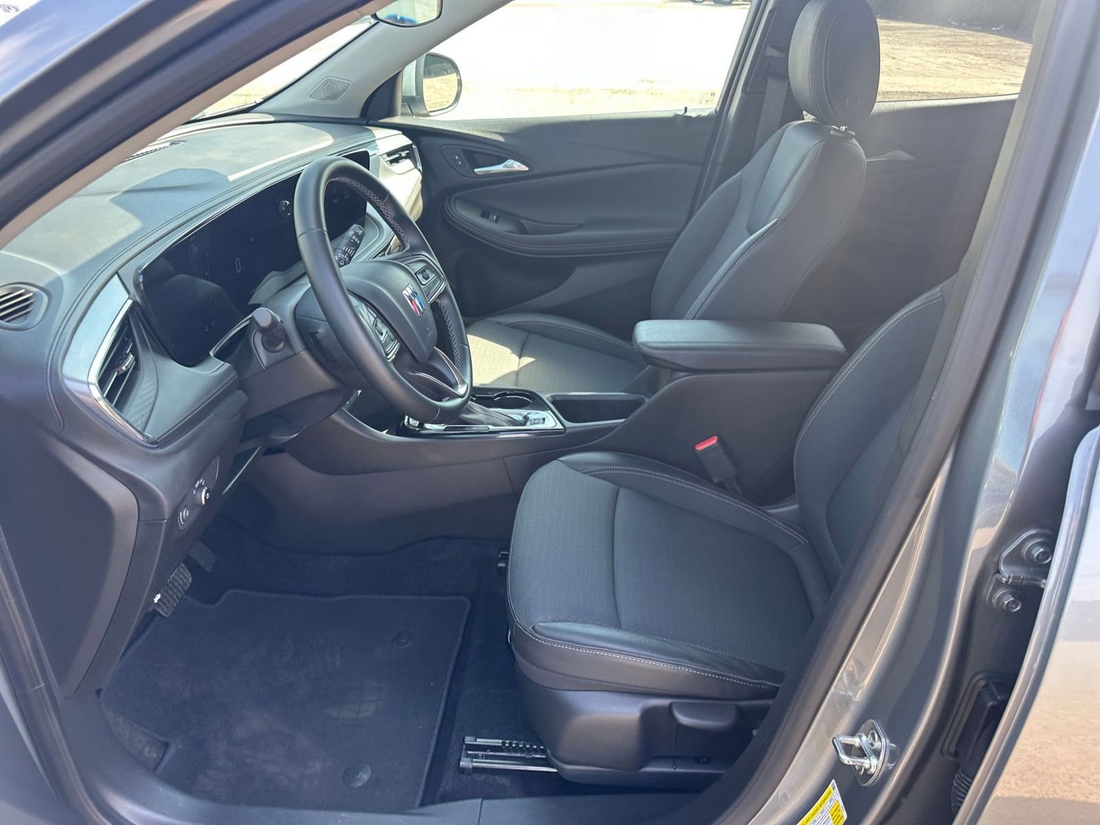 Used 2025 Buick Encore GX Preferred image 24