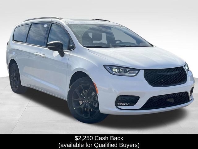 New 2026 Chrysler Pacifica Limited image 1