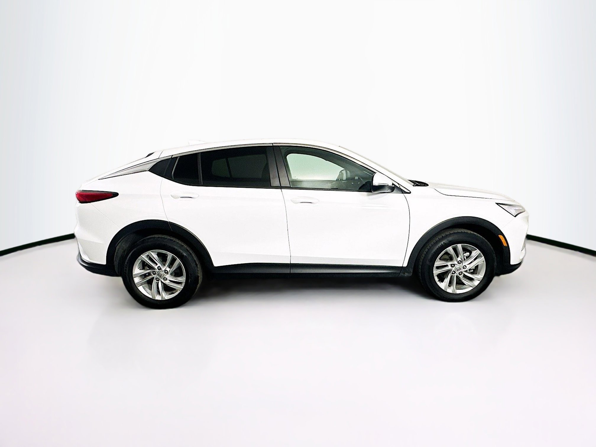 Used 2025 Buick Envista Preferred image 10