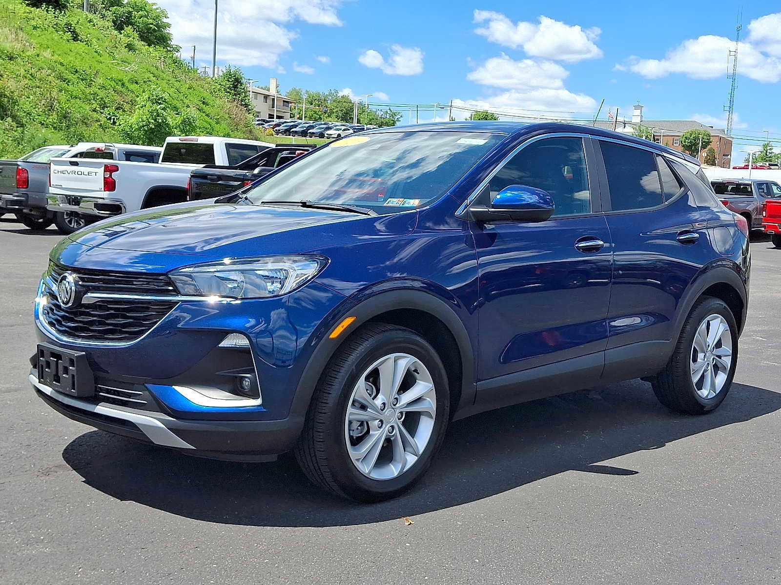 Used 2023 Buick Encore GX Preferred w/ Cold Weather Comfort Package FWD image 3