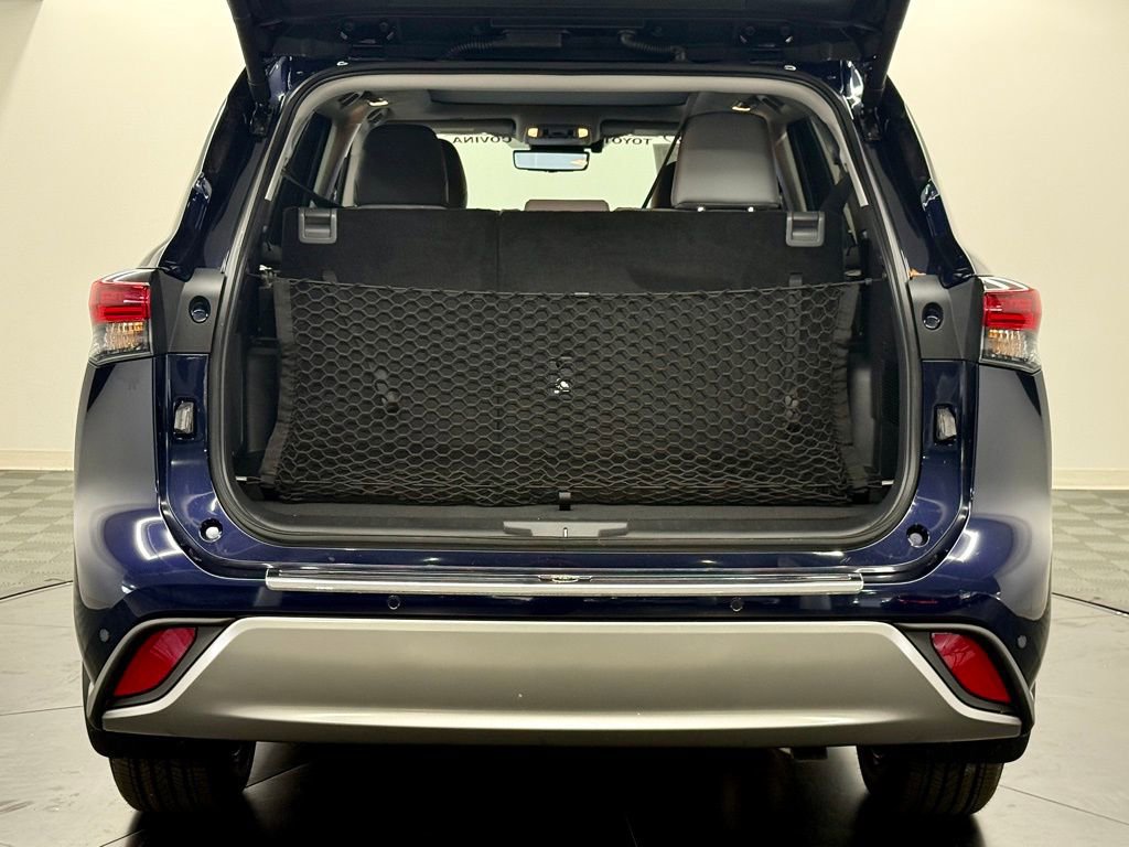 Used 2026 Toyota Highlander Platinum image 13