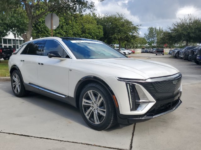 Used 2024 Cadillac Lyriq Tech RWD image 5
