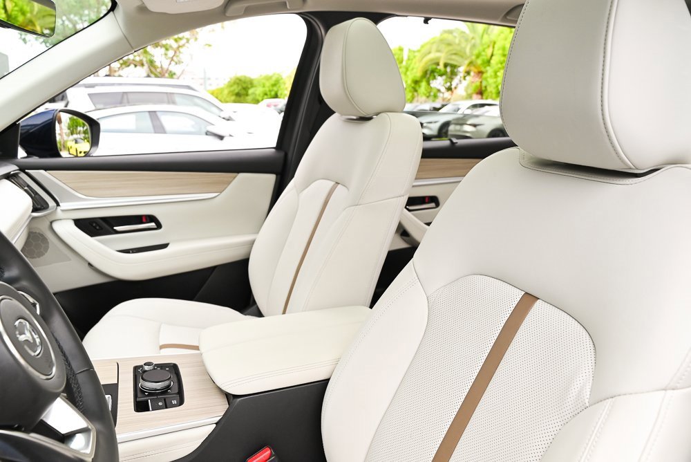 Certified 2025 MAZDA CX-90 3.3 Turbo w/ Premium Plus Pkg image 13