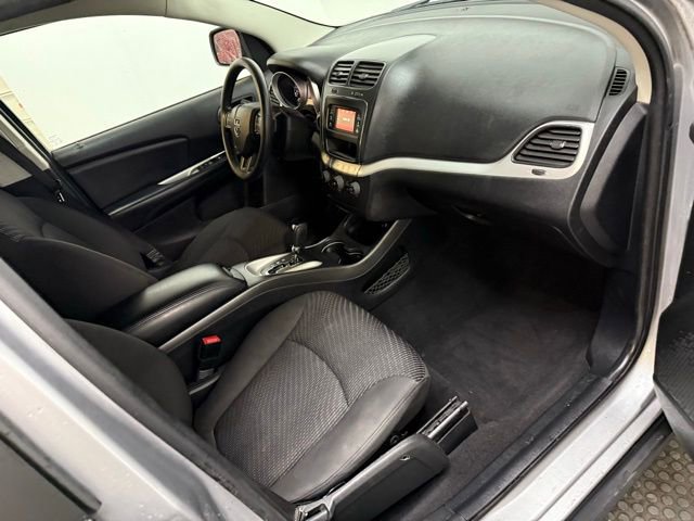 Used 2017 Dodge Journey SE image 38