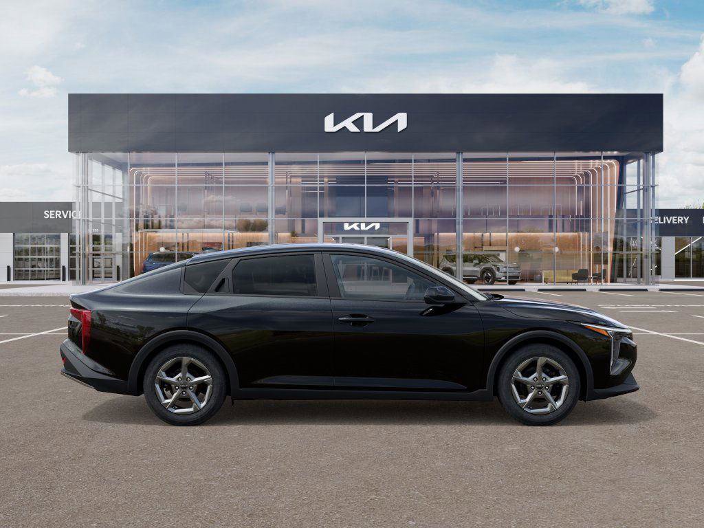 New 2026 Kia K4 LX image 8