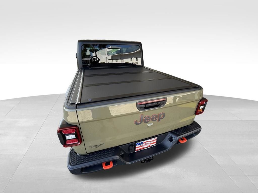 Used 2025 Jeep Gladiator Mojave w/ Safety Group AWD/4WD image 33