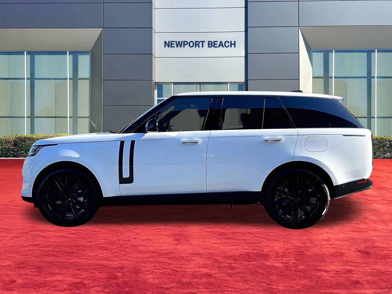 New 2026 Land Rover Range Rover SE image 2
