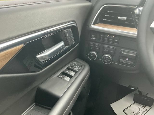 Used 2025 Chevrolet Suburban High Country AWD/4WD image 25