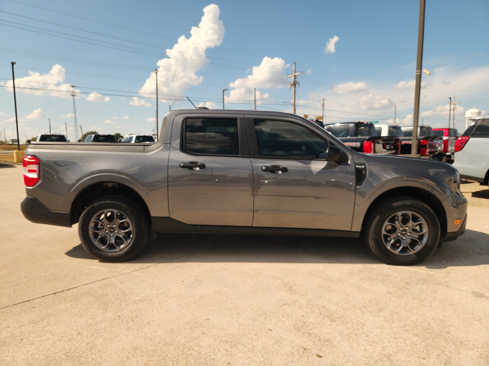 Used 2025 Ford Maverick XLT FWD image 7