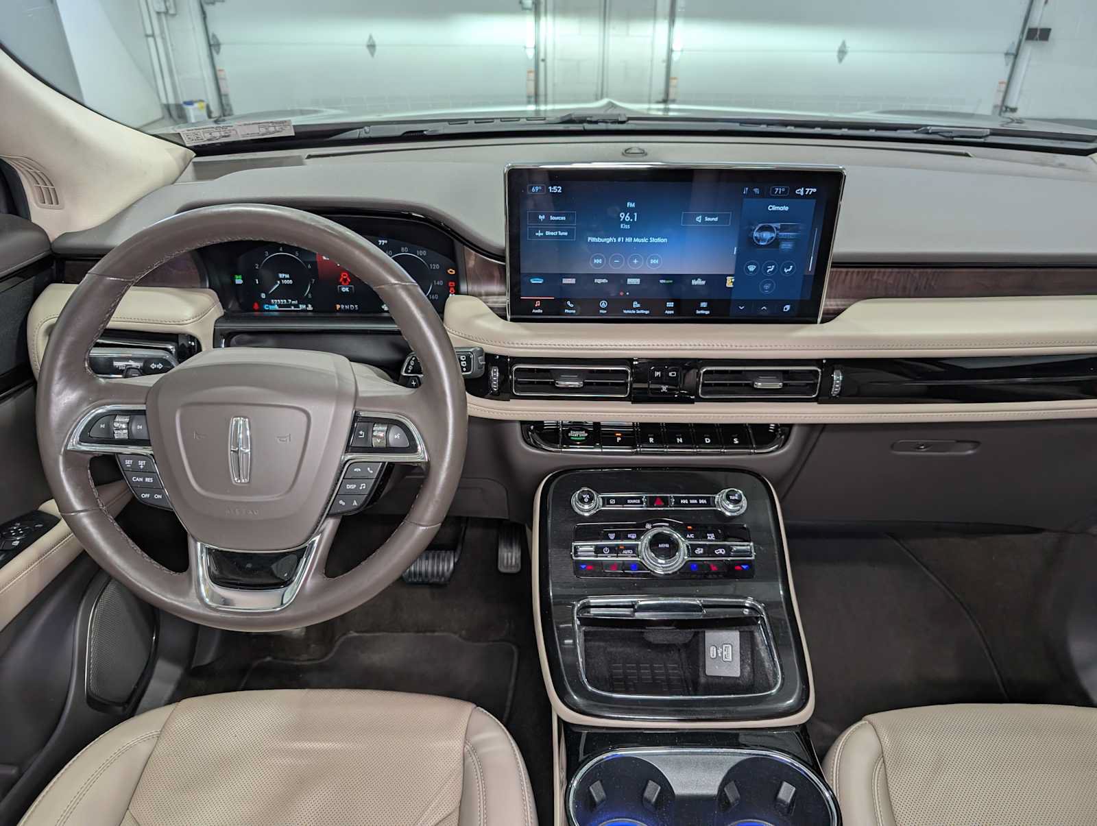 Certified 2022 Lincoln Nautilus Reserve w/ Class II Trailer Tow Package AWD/4WD image 18