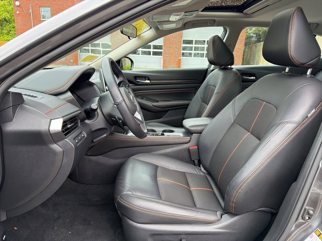 Used 2021 Nissan Altima 2.5 SR w/ SR Premium Package AWD/4WD image 13